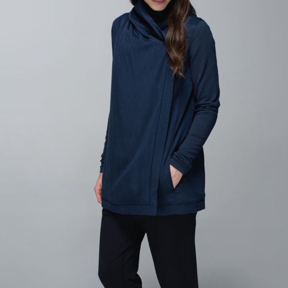 Lululemon ! Blissed Out Wrap Inkwell Blue Hooded Wrap Size 4